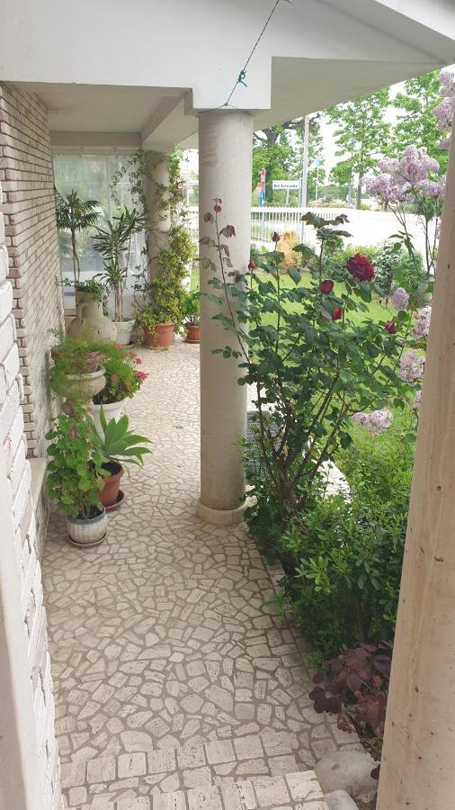 Villa Gioia Rooms Монтегранаро Экстерьер фото